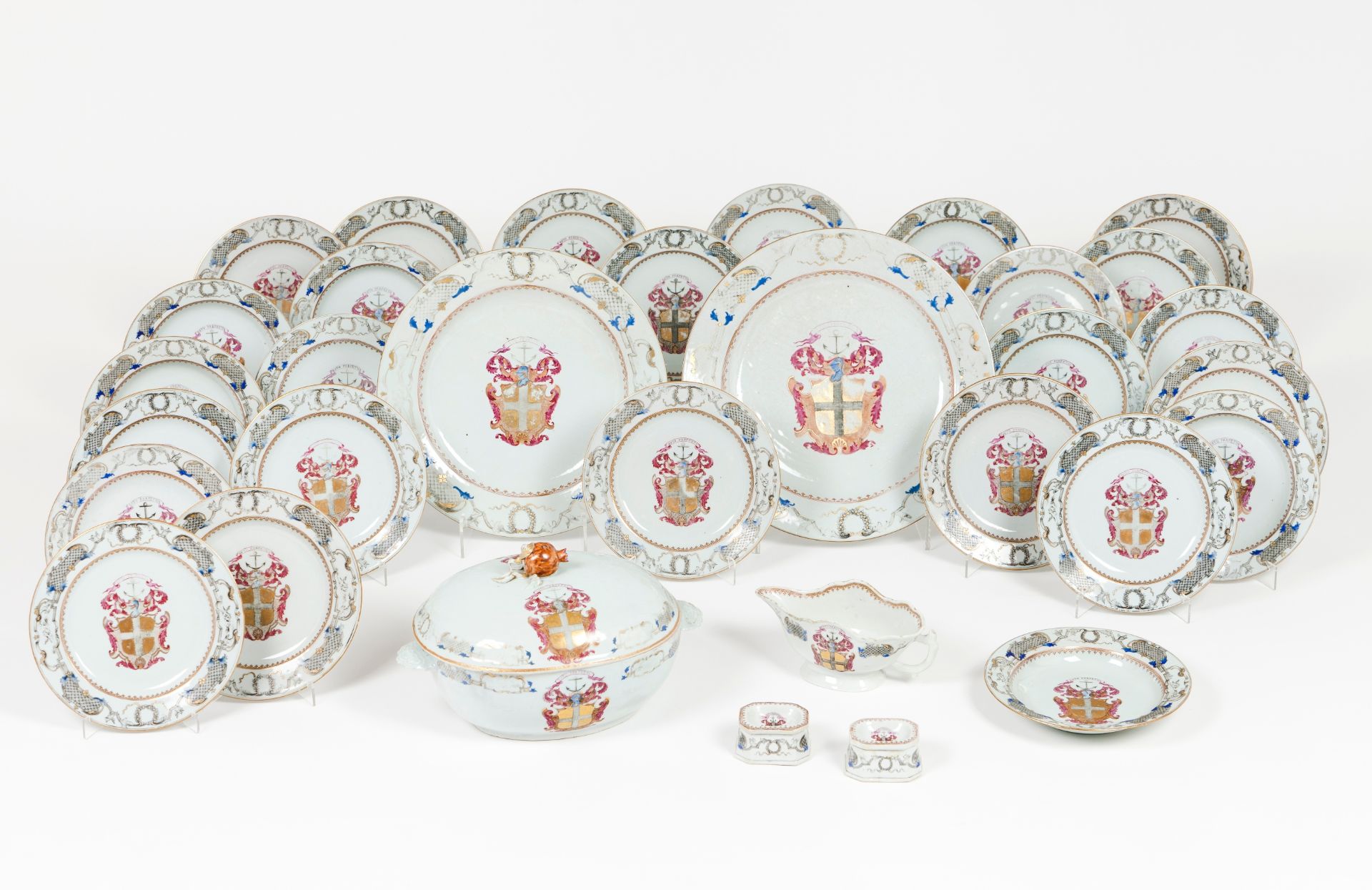 A part dinner set