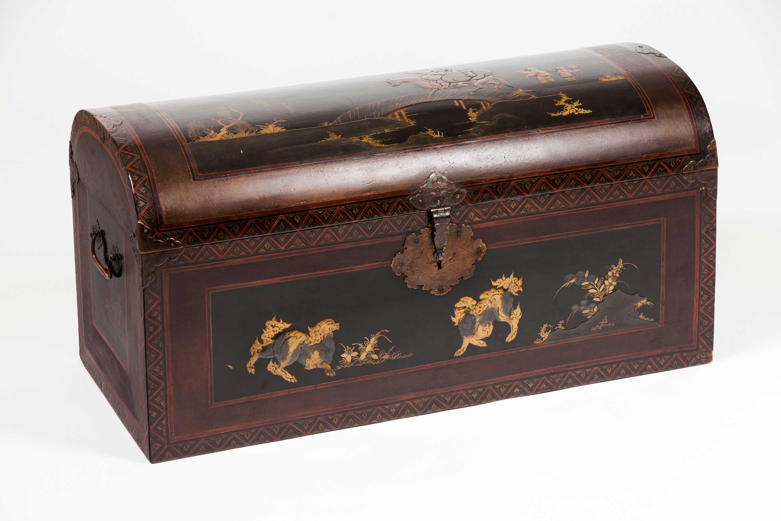 A Namban chest - Image 2 of 2