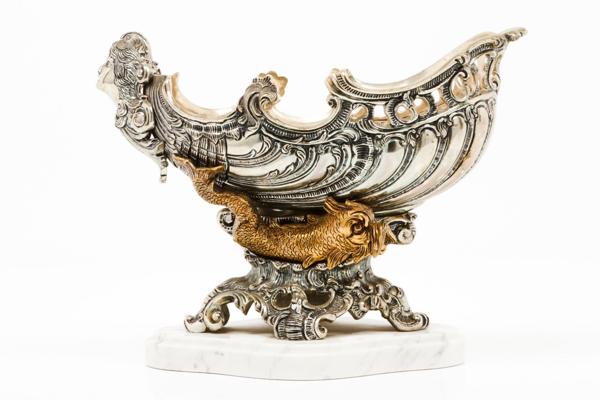 A fruit bowlBoat shaped silvered and gilt bronze Marble stand Europe, 20th century29x36x20 cm