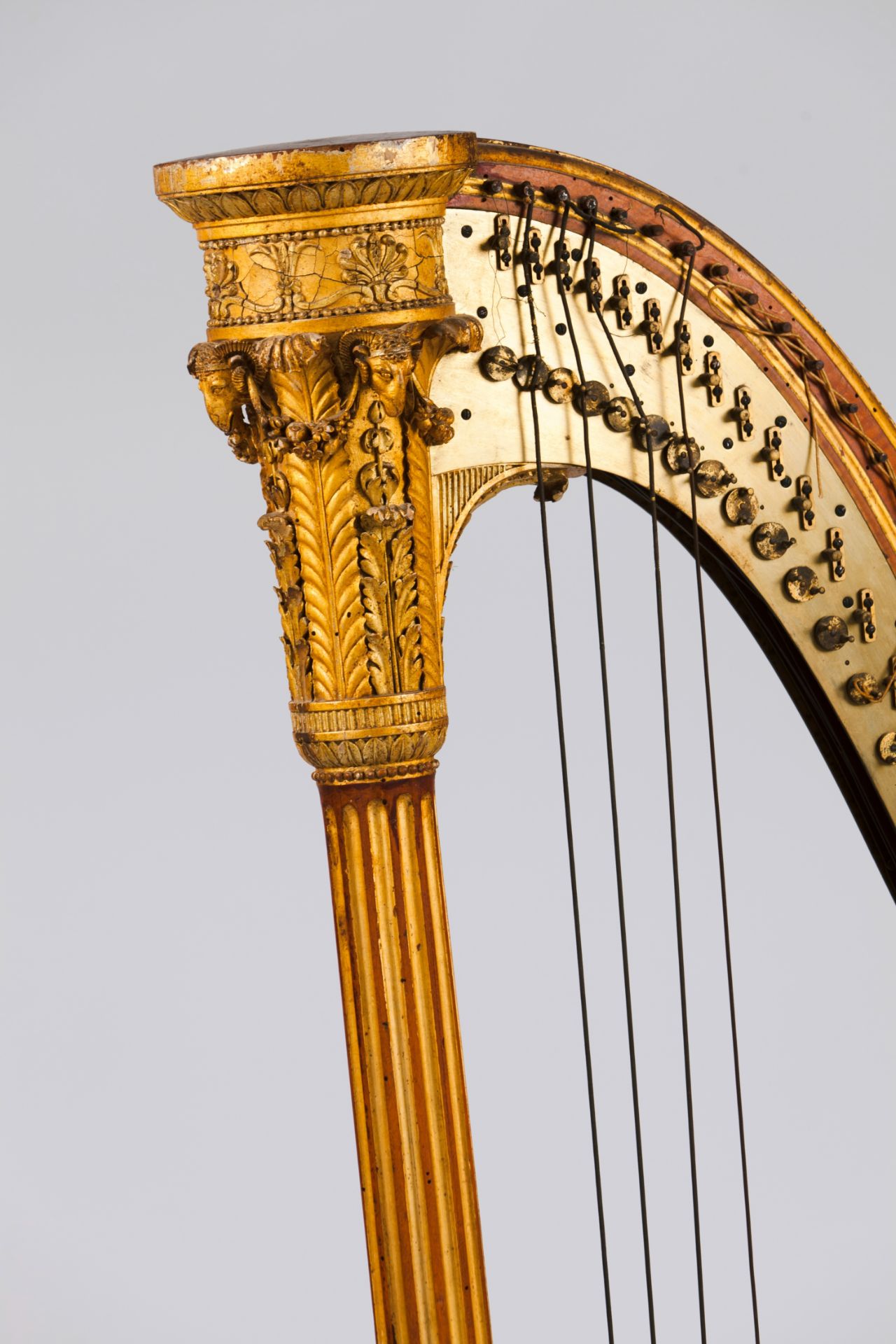 A Symphonic harp, Sebastian ErardMaple wood Carved and gilt decoration Fluted column and crown/ - Bild 4 aus 4