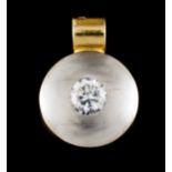 A pendantBicoloured gold Circular shaped set with one brilliant cut diamond (ca. 0.35ct) colour J
