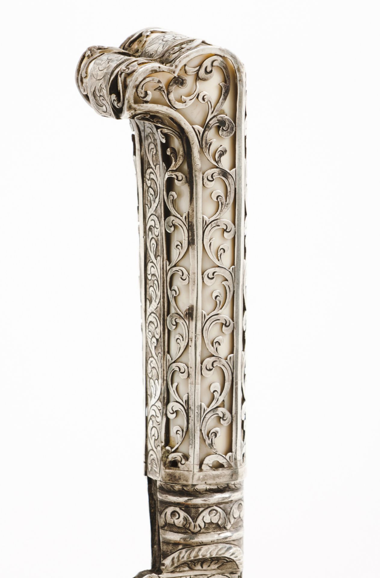 An Ottoman iataghanOttoman silver Camel bone hilt of scalloped and raised applied silver - Image 4 of 6