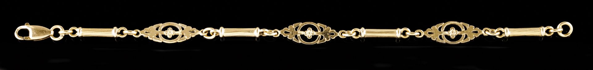 A braceletGold Pierced links and striated tubular links Deer hallmark 800/1000 (1985-2020) and