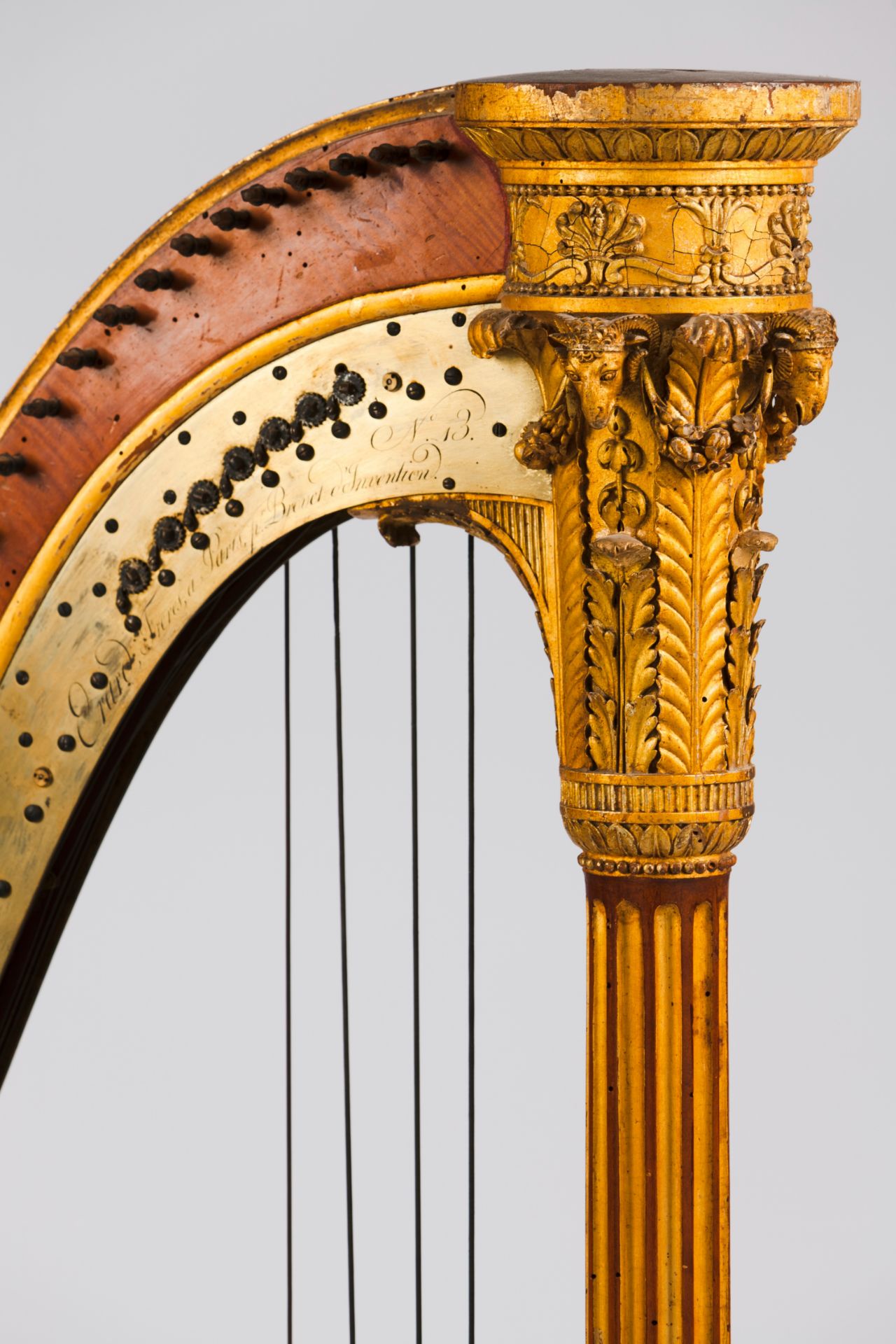 A Symphonic harp, Sebastian ErardMaple wood Carved and gilt decoration Fluted column and crown/ - Bild 3 aus 4