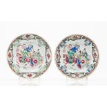 A pair of platesChinese export porcelain Polychrome decoration with central oriental figures