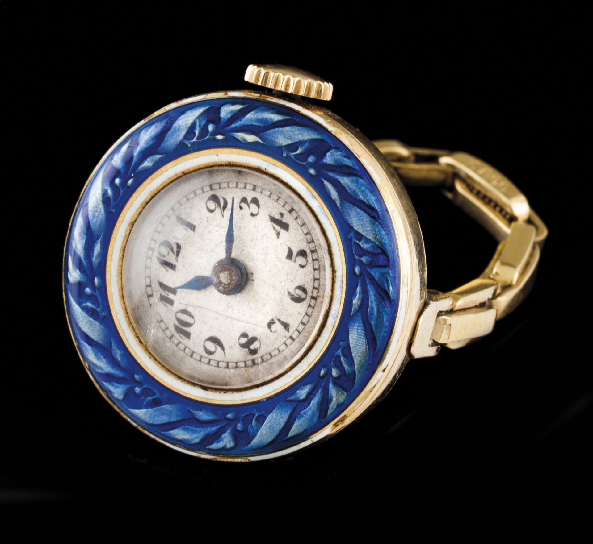 A vintage watch ringGold case 18 kt Blue enamelled bevel of articulated links Unmarked in compliance