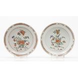 A pair of platesChinese export porcelain Floral polychrome "Famille Verte" decoration Back of lip