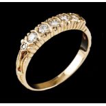 A memory ringPortuguese gold Set with 5 brilliant cut diamonds totalling (ca. 0.40ct) Dragon