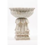 A water font and standSculpted marble India, 20th century65x56 cm