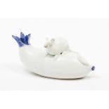 An aubergine and mouseJapanese porcelain Blue decoration 19th century (minor restoration)10,5x22 cm