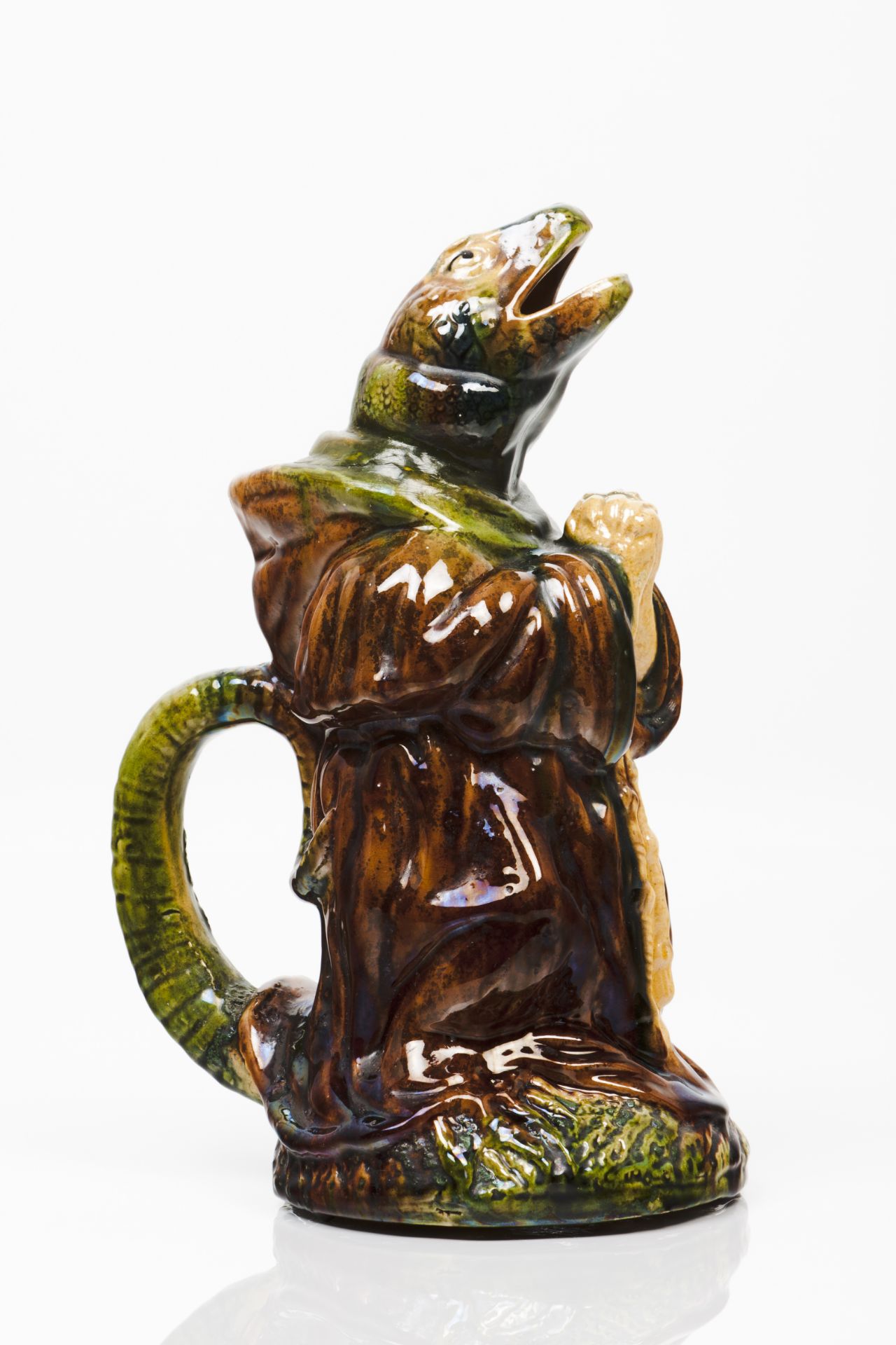 A jar - lizard with the habit of a monk