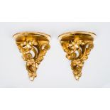 A pair of D. José style standsGilt wood and gesso of foliage motifs decoration19x17x10,5 cm