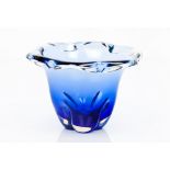 A bowlMoulded blue and translucent glass Modernist decoration17x27,5cm