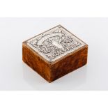 A boxBurr walnut Cover with "CIGARROS" inscription Boar hallmark 916/1000 (1887-1938) and stamped "