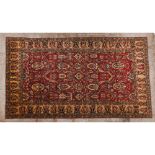 Zigler rug, PakistanIn Wool and cotton Floral and geometric design in beige and burgundy 490x322 cm