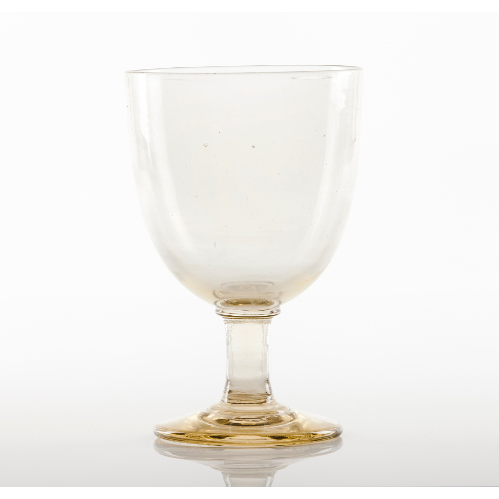 A large drinking glassCrystal Europe, 18th century20X13cm