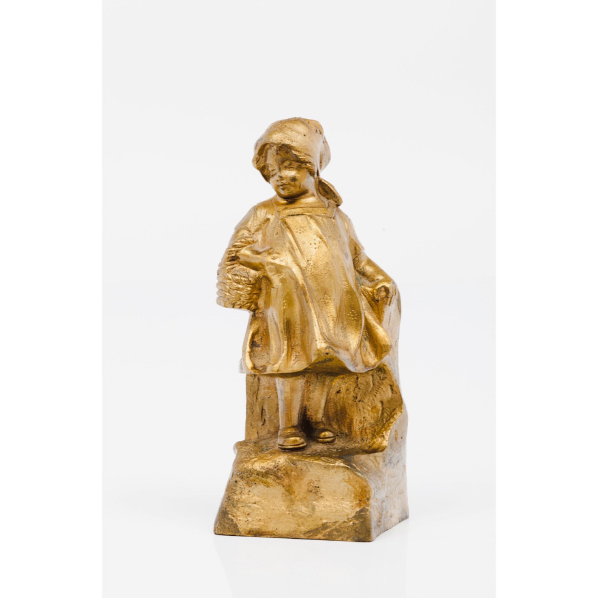 A girl with basketGilt bronze sculpture Height: 17cm