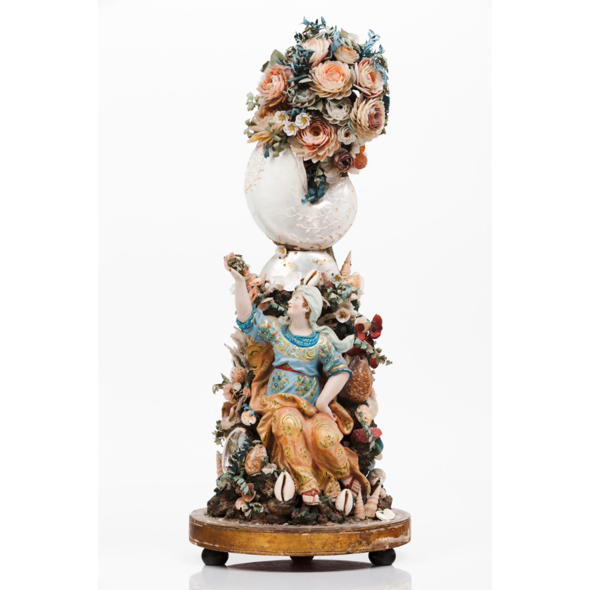 A pair of sculptural compositionsCarved, polychrome and gilt wooden sculptures In a composition of - Bild 3 aus 4