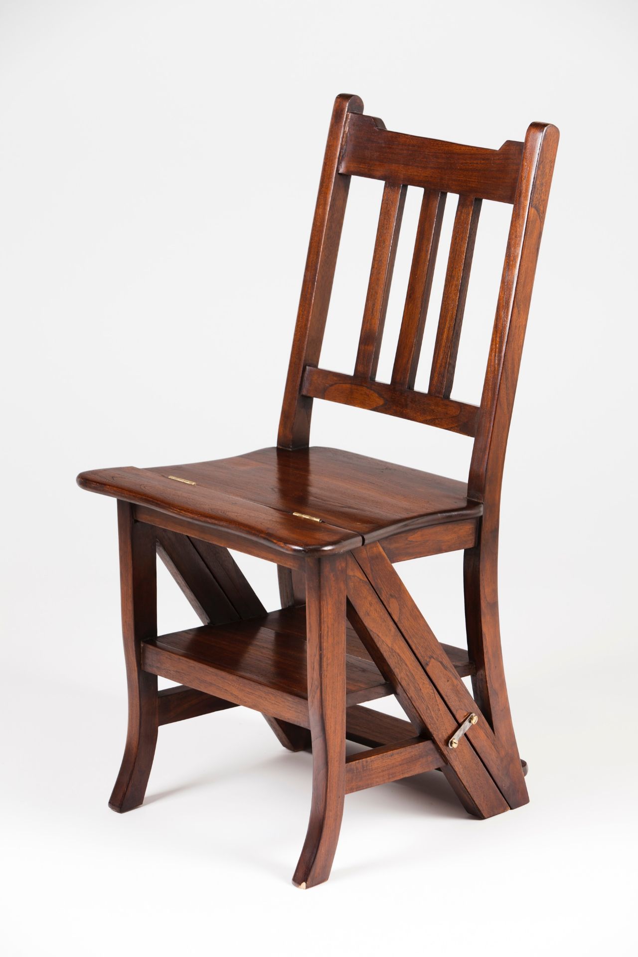 A metamorphic library chair / step ladder - Bild 2 aus 2