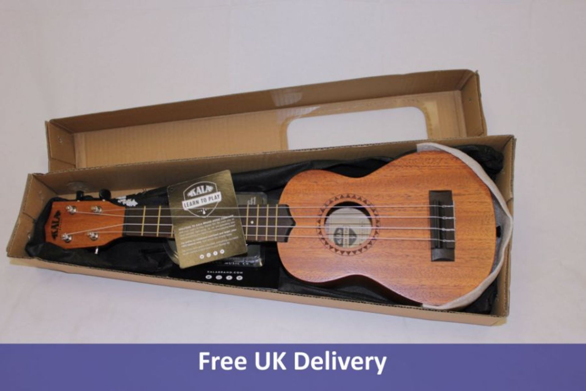 Five Makala Shark Ukulele's to include 1x Surf Green MK-SS/GRN, 1x MK-S Entry-Level Soprano, 1x Kala - Image 5 of 5