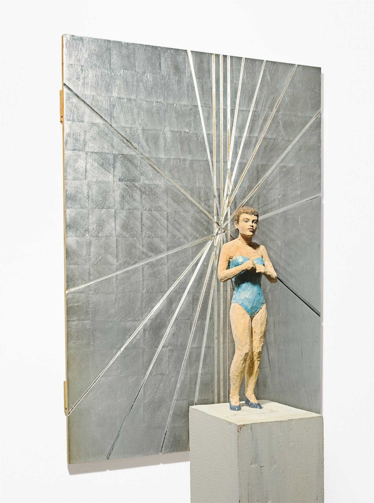 Stephan Balkenhol. Weibliche Figur mit Relief. 2015 - Bild 2 aus 2