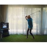 Larry Sultan. Practicing Golf Swing, aus der Serie „Pictures from Home“, 1983–1992. 1986