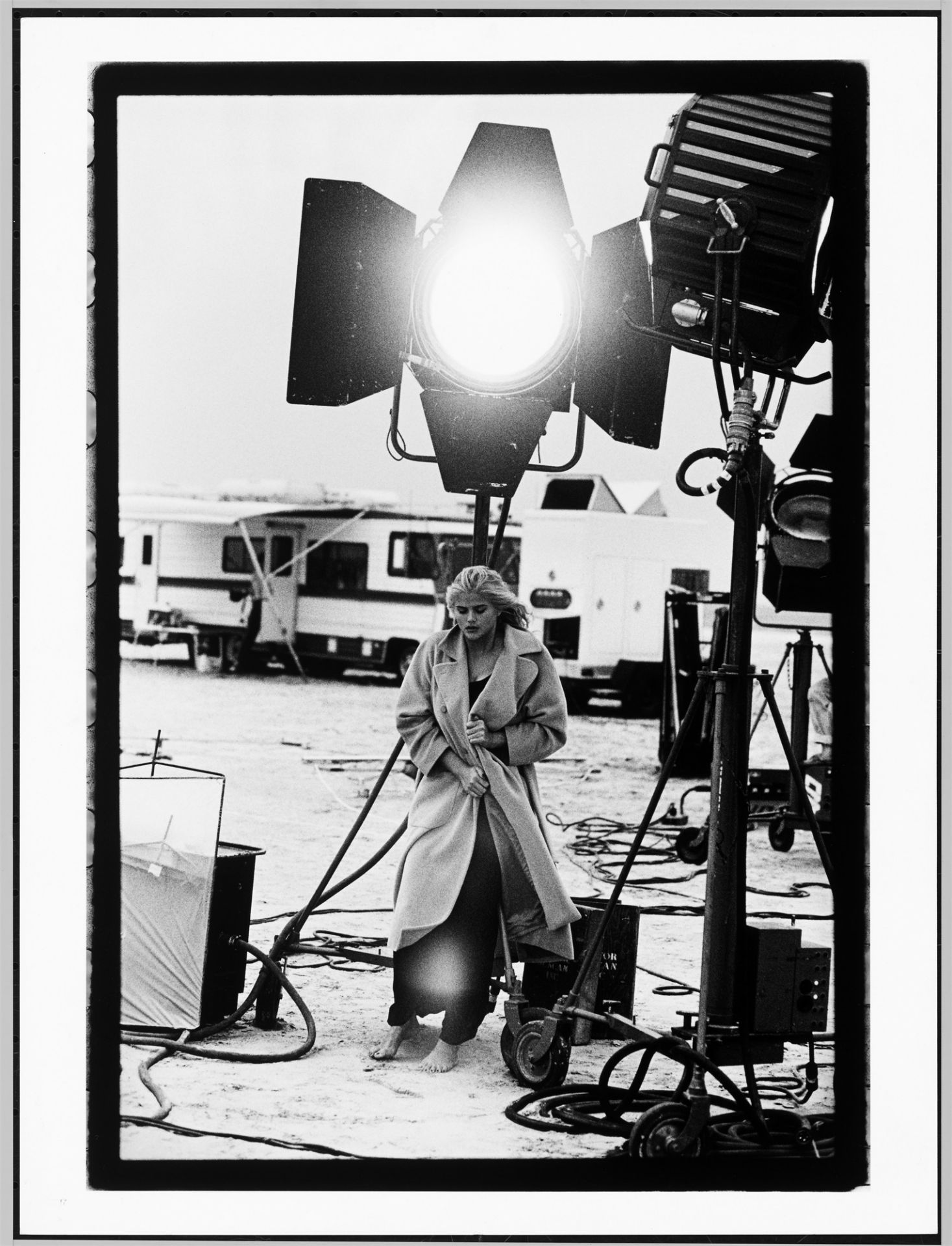 Peter Lindbergh. Anna Nicole Smith, El Mirage, California. 1995 - Bild 2 aus 4