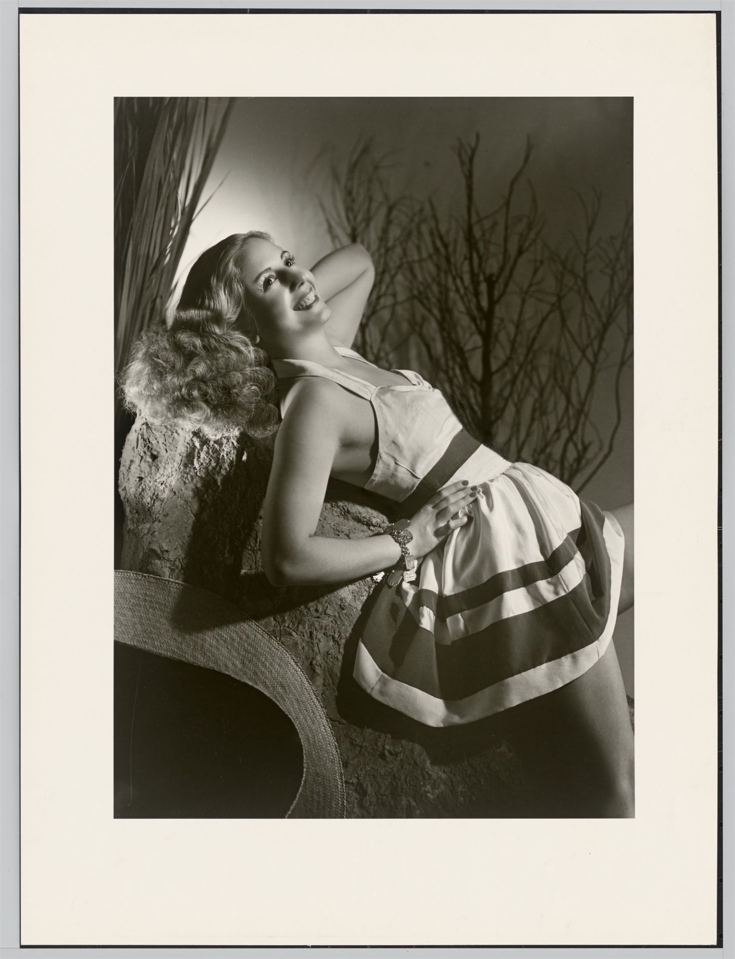 Annemarie Heinrich. ”Eva Duarte” [Evita Perón as a model]. 1938 - Image 2 of 4