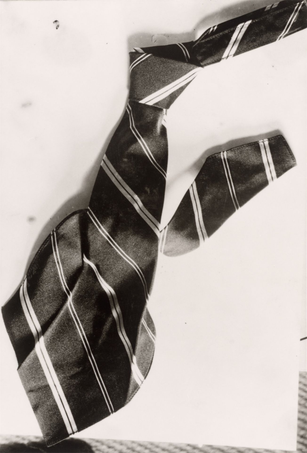 Anton Stankowski. Convolute: Kragen, Krawatte, Zwei Krawatten, Krawattenknoten. 1928/33 - Image 7 of 13