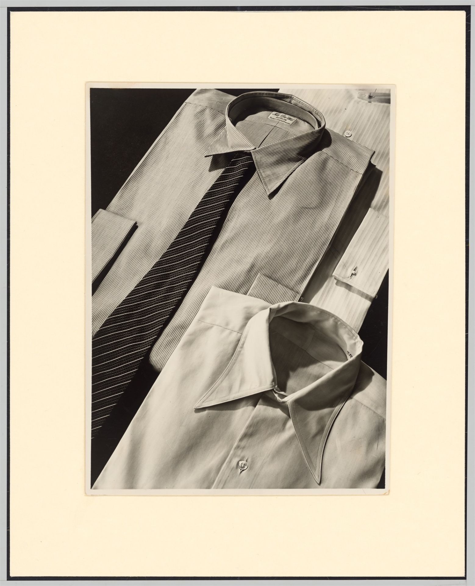 Marianne Breslauer. Shirt with 'KaDeWe, Berlin' label. Circa 1930 - Image 2 of 4