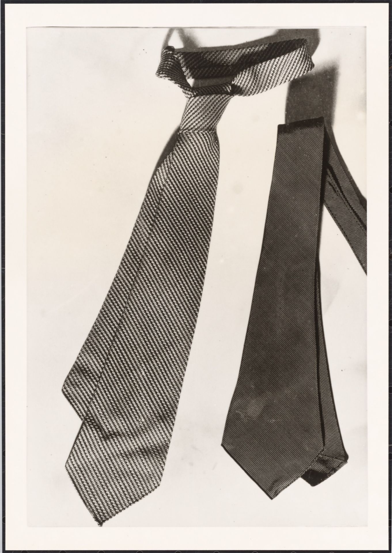 Anton Stankowski. Convolute: Kragen, Krawatte, Zwei Krawatten, Krawattenknoten. 1928/33 - Image 5 of 13