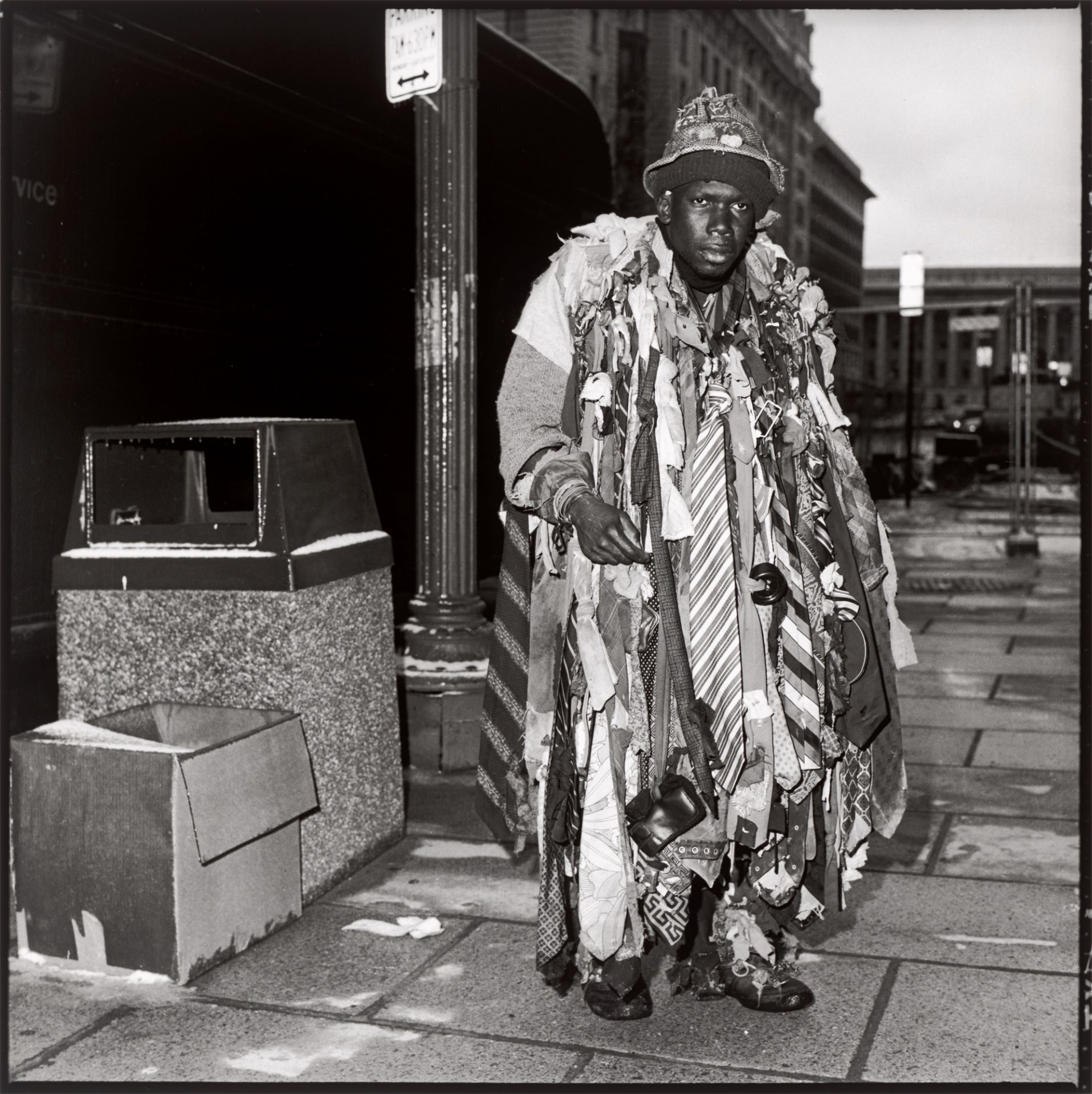 Volker Hinz. ”Obdachloser: 'Der Schlips-Mann' in Washington-DC, USA, nahe dem 'White-House' i…. 1989