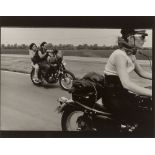 Danny Lyon. From Dayton to Columbus, Ohio. Aus der Serie „The Bikeriders“ 1963–1966. 1966