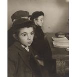 Roman Vishniac. Hedar [David Eckstein, seven years old, and classmates in cheder, Jewish e…. Um 1938