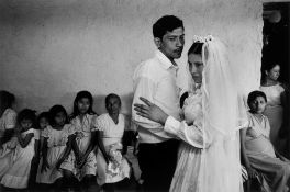 Susan Meiselas. ”Wedding. El Salvador”. 1983