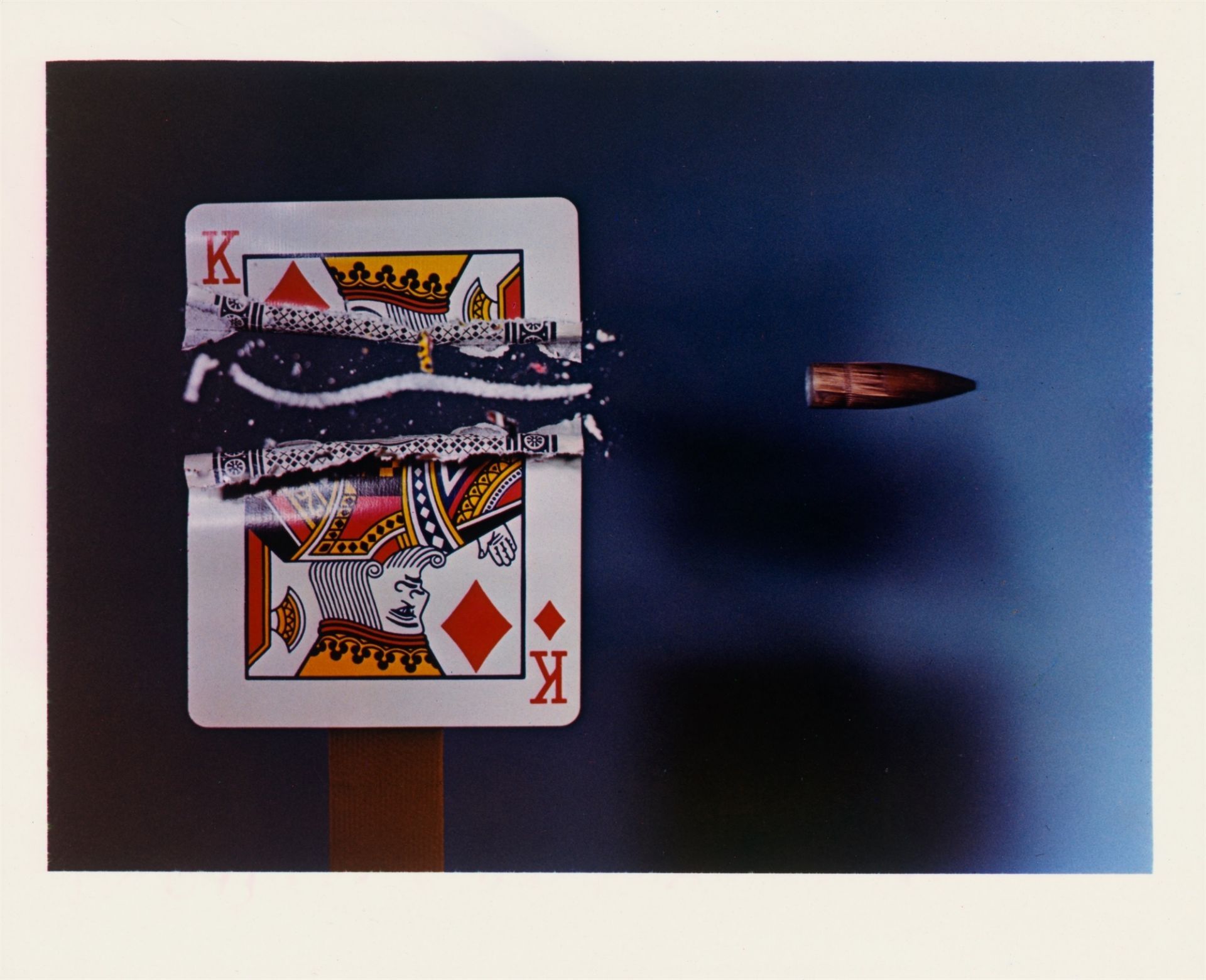 Harold E. Edgerton. Cutting the card quickly. 1964 - Bild 2 aus 2