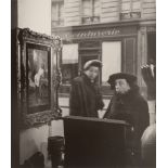 Robert Doisneau. Le Regard oblique. Vitrine de Romi, Paris. 1948