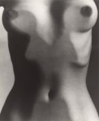 Ruth Bernhard. „Abstract Torso“. 1947