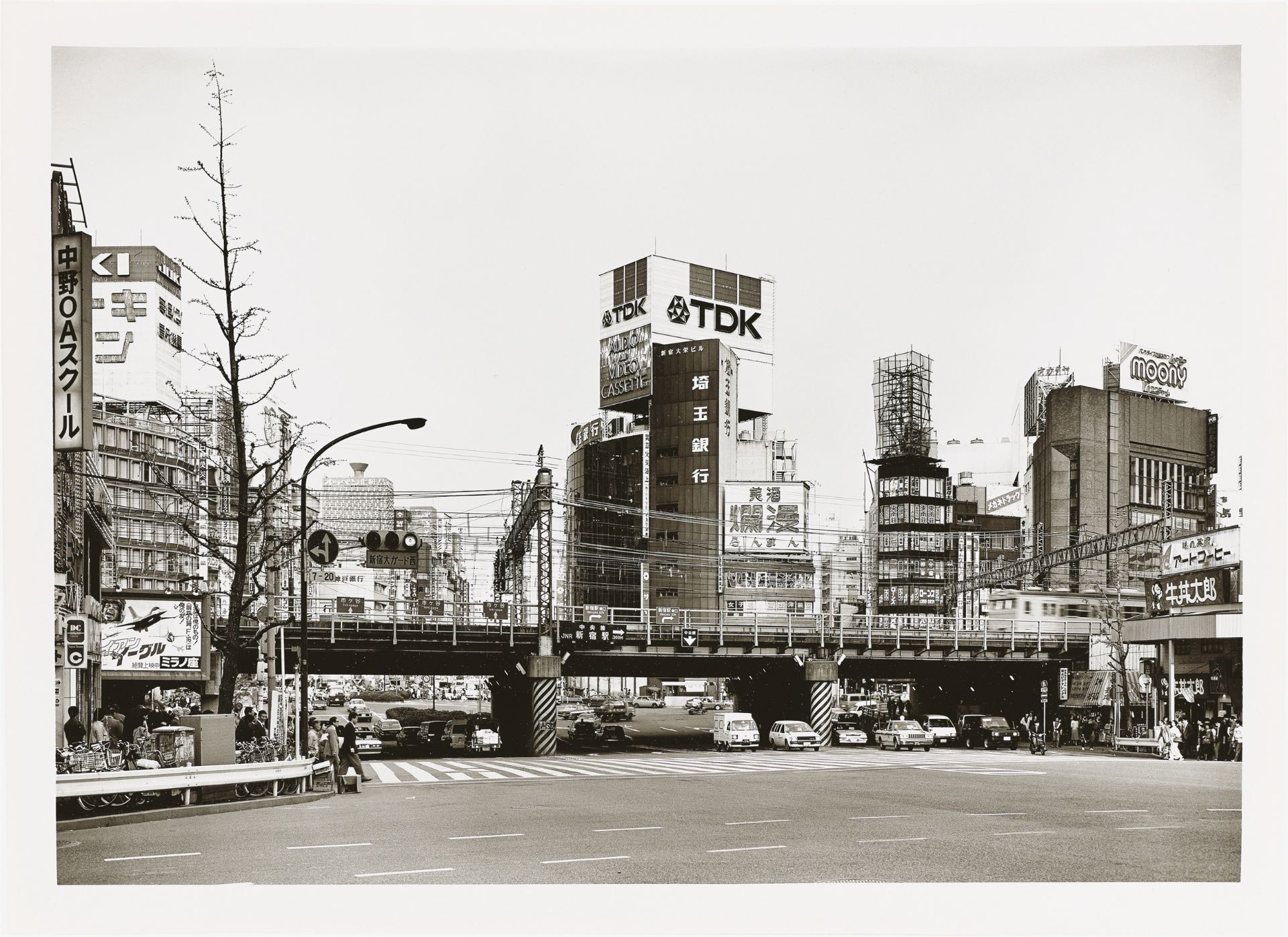 Thomas Struth. ”Kreuzung an Shinju-ku Station Tokyo”. 1986/1987 - Image 2 of 2