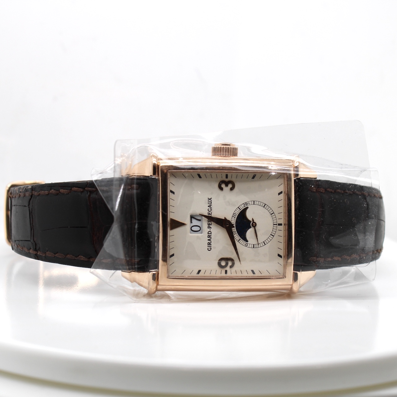 Girard Perregaux Vintage 1945 XXL Rose Gold Date and Moon Automatic - Image 3 of 9