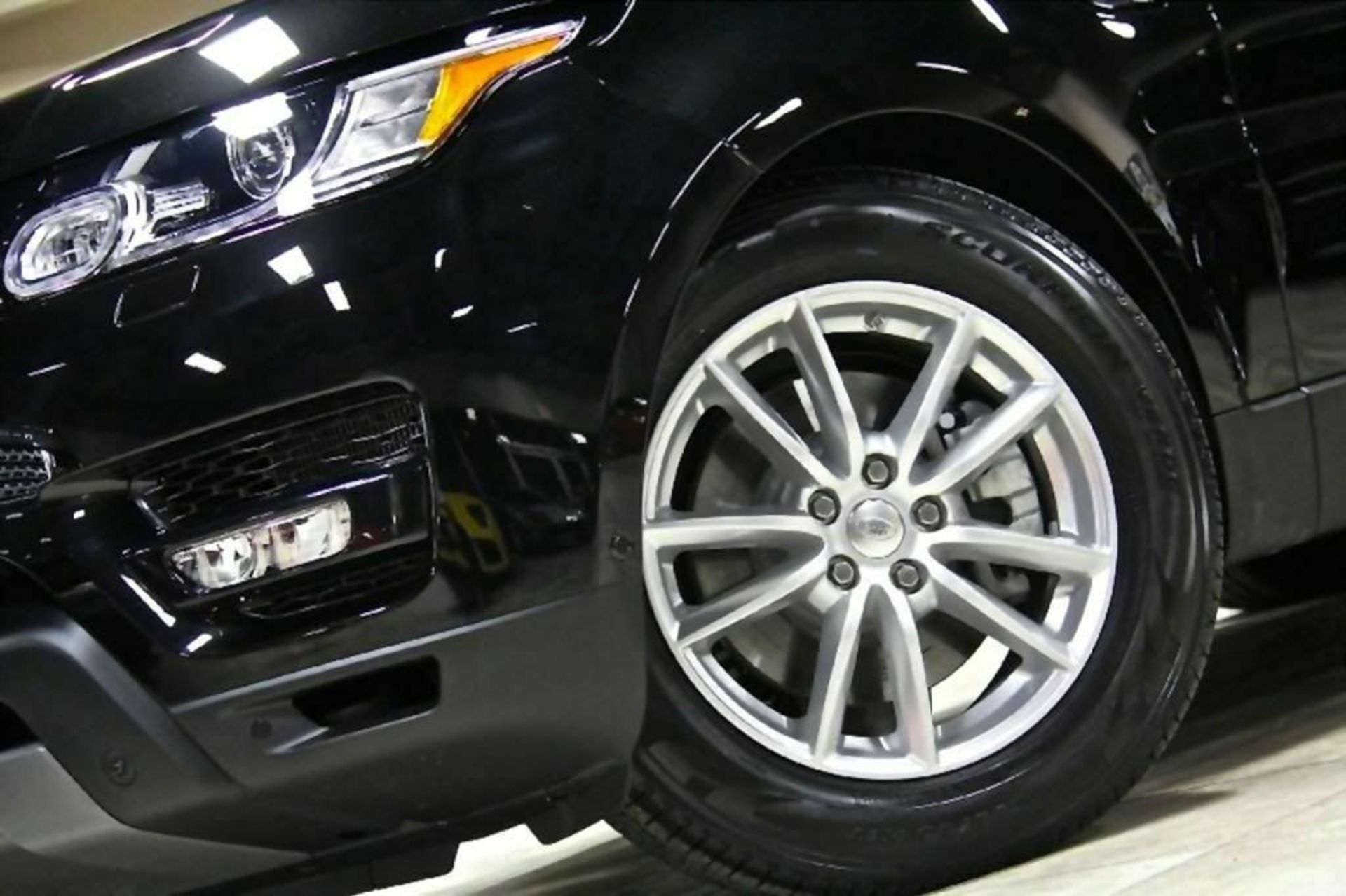 BRAND NEW set of 4 Range Rover Sport 19 inch Alloy Wheels. 5 Split Spoke. Silver Sparkle Type A - Image 2 of 3