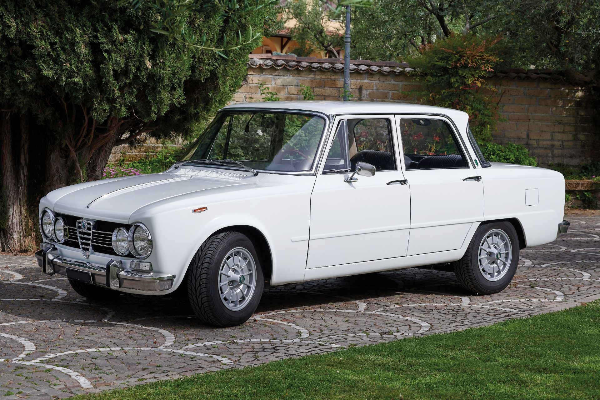 ALFA GIULIA SUPER 1600 BISCIONE, 1969 - Image 2 of 6