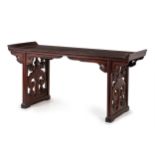 TAVOLO CONSOLE IN LEGNO PATINATO, ARTE ORIENTALE DEL XX SECOLO