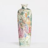 VASO CILINDRICO IN PORCELLANA FAMIGLIA ROSA, CINA, MARCHIO DAOGUANG (1821 -1850) E POSSIBILMENTE DEL