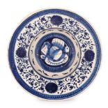 PIATTELLO IN MAIOLICA BIANCA E BLU, FORNACE DI FAENZA, PRIMA META' DEL XVI SECOLO