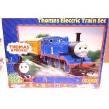 Hornby R9071 Thomas the Tank set, Thomas and two coaches, track, controller etc. P&P Group 3 (£25+