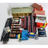 Tray of OO Gauge Accessories - See Picture P&P Group 1 (£14+VAT for the first lot and £1+VAT for