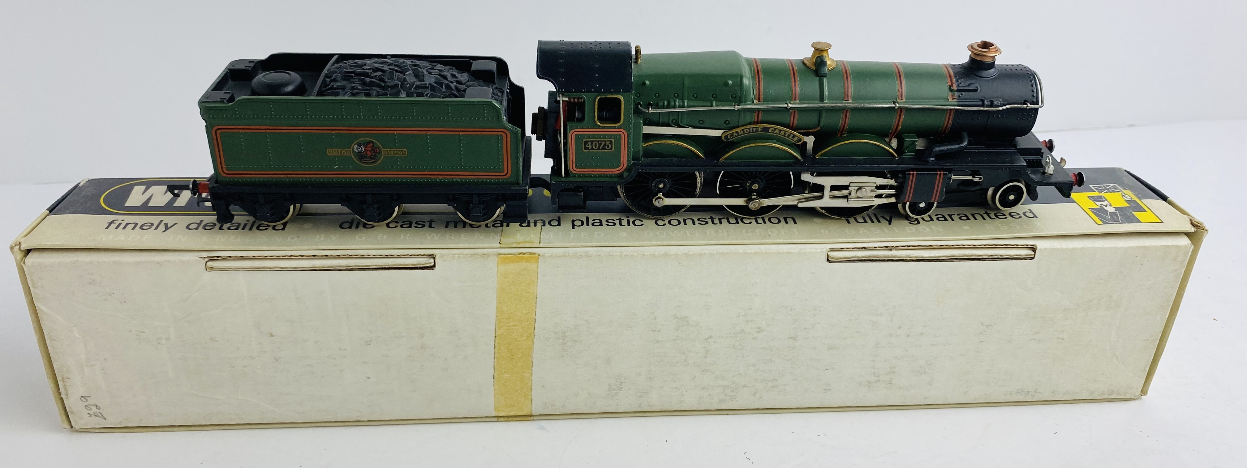 Wrenn OO Gauge 2221 Cardiff Castle - NEAR MINT in Excellent Box P&P Group 1 (£14+VAT for the first - Image 2 of 4