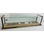 Picture Pride O Gauge Locomotive Glass Top Case Display with Rolling Road (16x Rollers) 64cm x