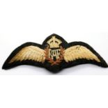 British WWII type Royal Air Force embroidered cloth wings. P&P Group 1 (£14+VAT for the first lot